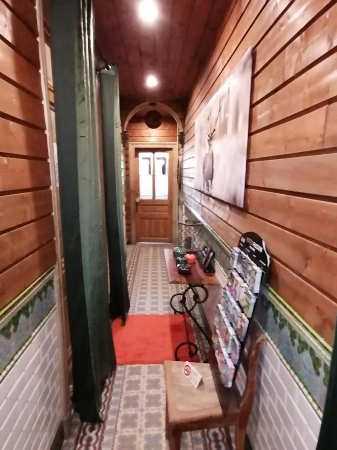 Maison D'Hote Les Notes Endormie Chambre Secrete Berzee Kültér fotó