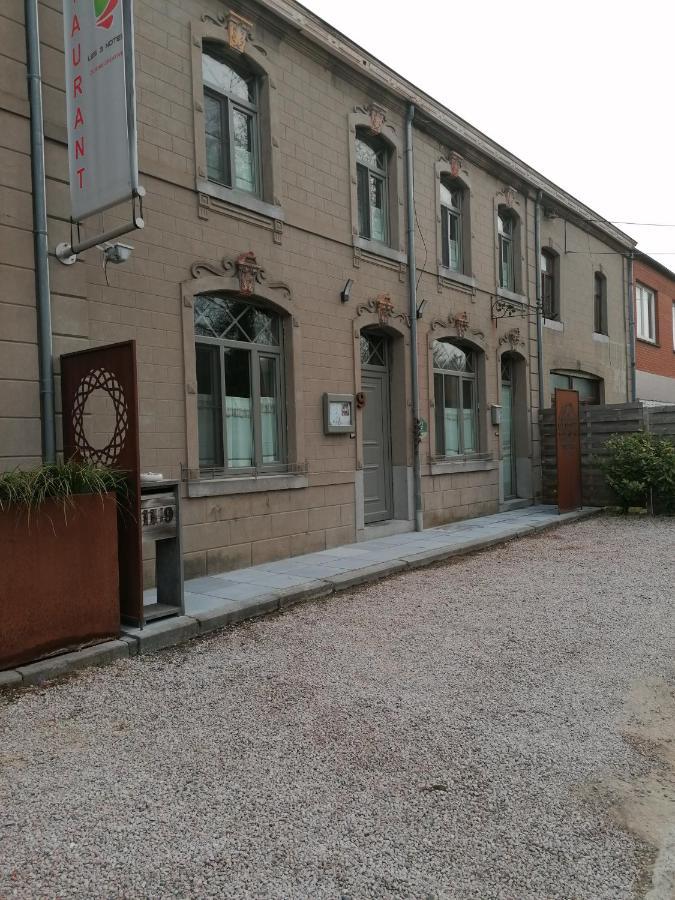 Maison D'Hote Les Notes Endormie Chambre Secrete Berzee Kültér fotó